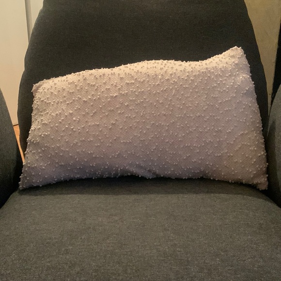 Accent pillow - Picture 2 of 7